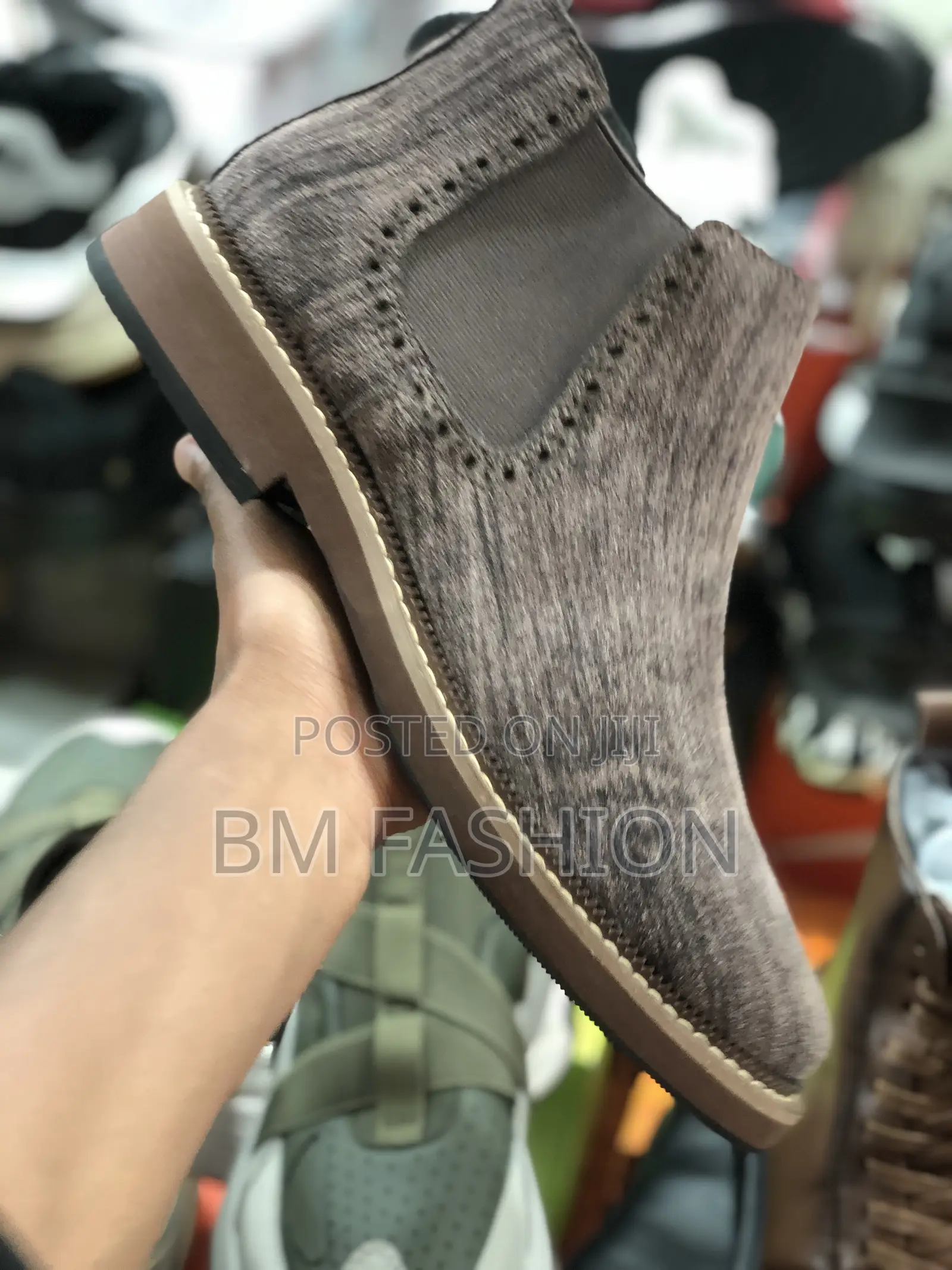 Classic Men’S Suede Boots