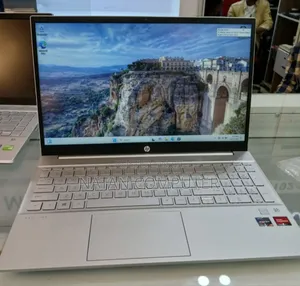 New Laptop HP Pavilion 13z 8GB AMD Ryzen 5 SSD 512GB