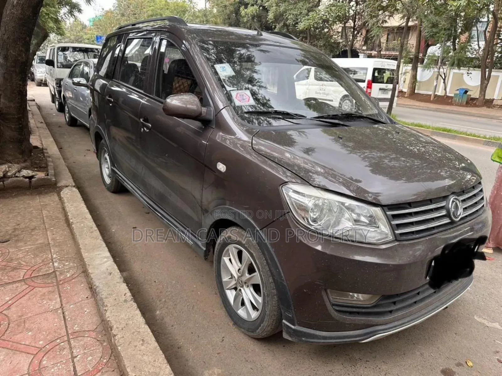 Dongfeng Glory 2021 Brown