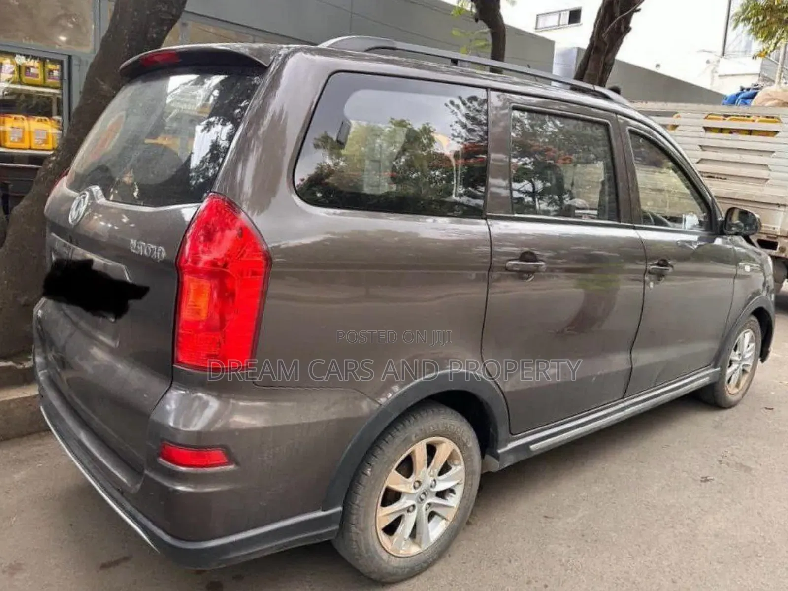 Dongfeng Glory 2021 Brown