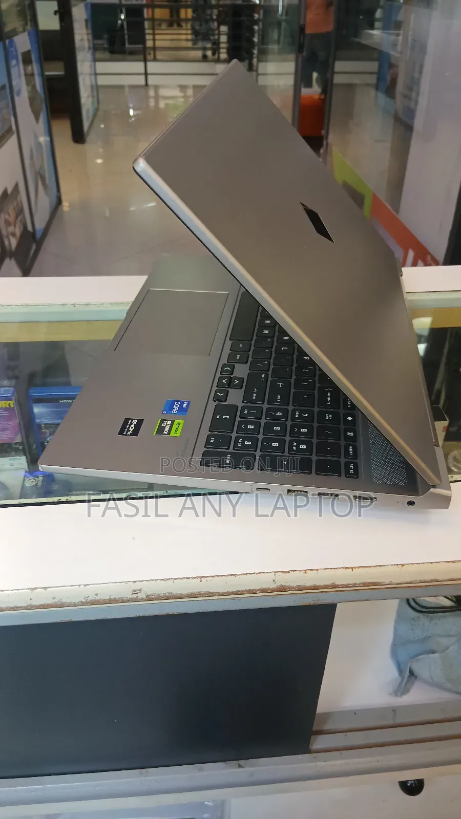 New Laptop HP Omen 17 8GB Intel Core I7 SSD 1T