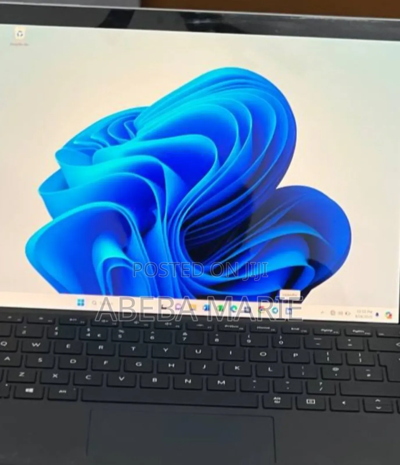 New Laptop Microsoft Surface 8GB Intel Core I5 SSD 256GB