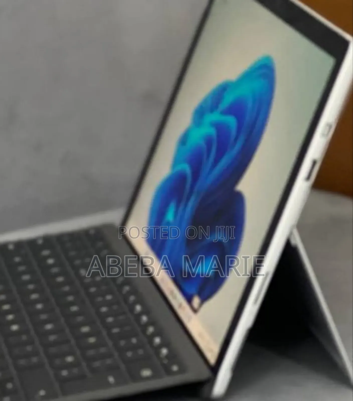 New Laptop Microsoft Surface 8GB Intel Core I5 SSD 256GB