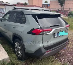 Toyota RAV4 2020 Blue