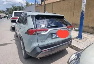 Toyota RAV4 2020 Blue