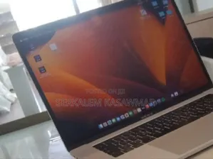 New Laptop Apple MacBook Pro 2017 16GB Intel Core I7 SSD 512GB
