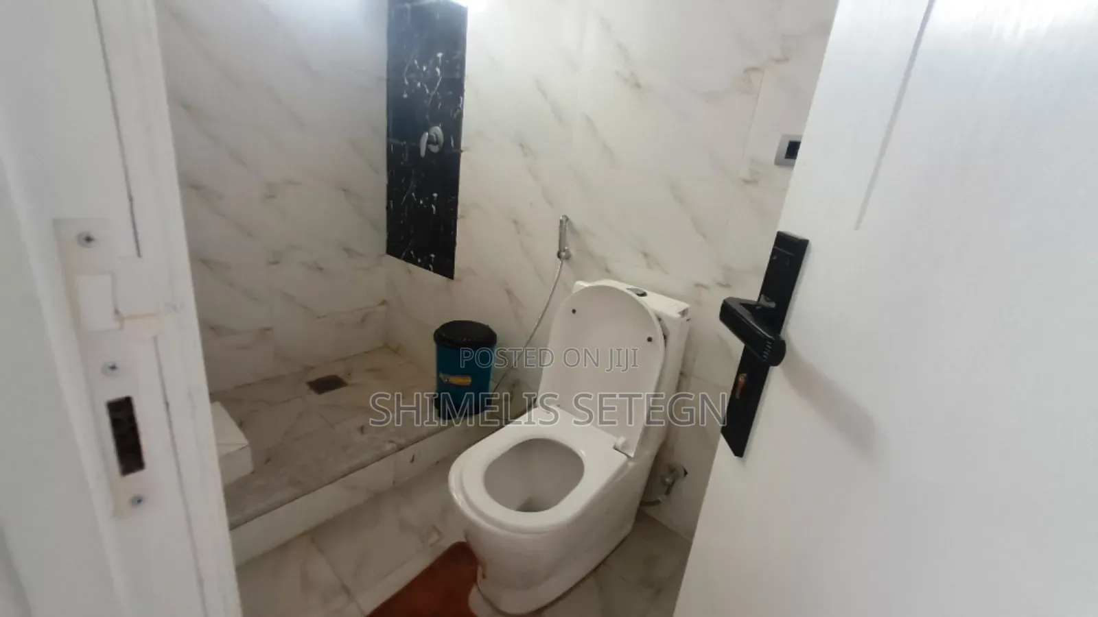 3bdrm Apartment in Yeka for Sale