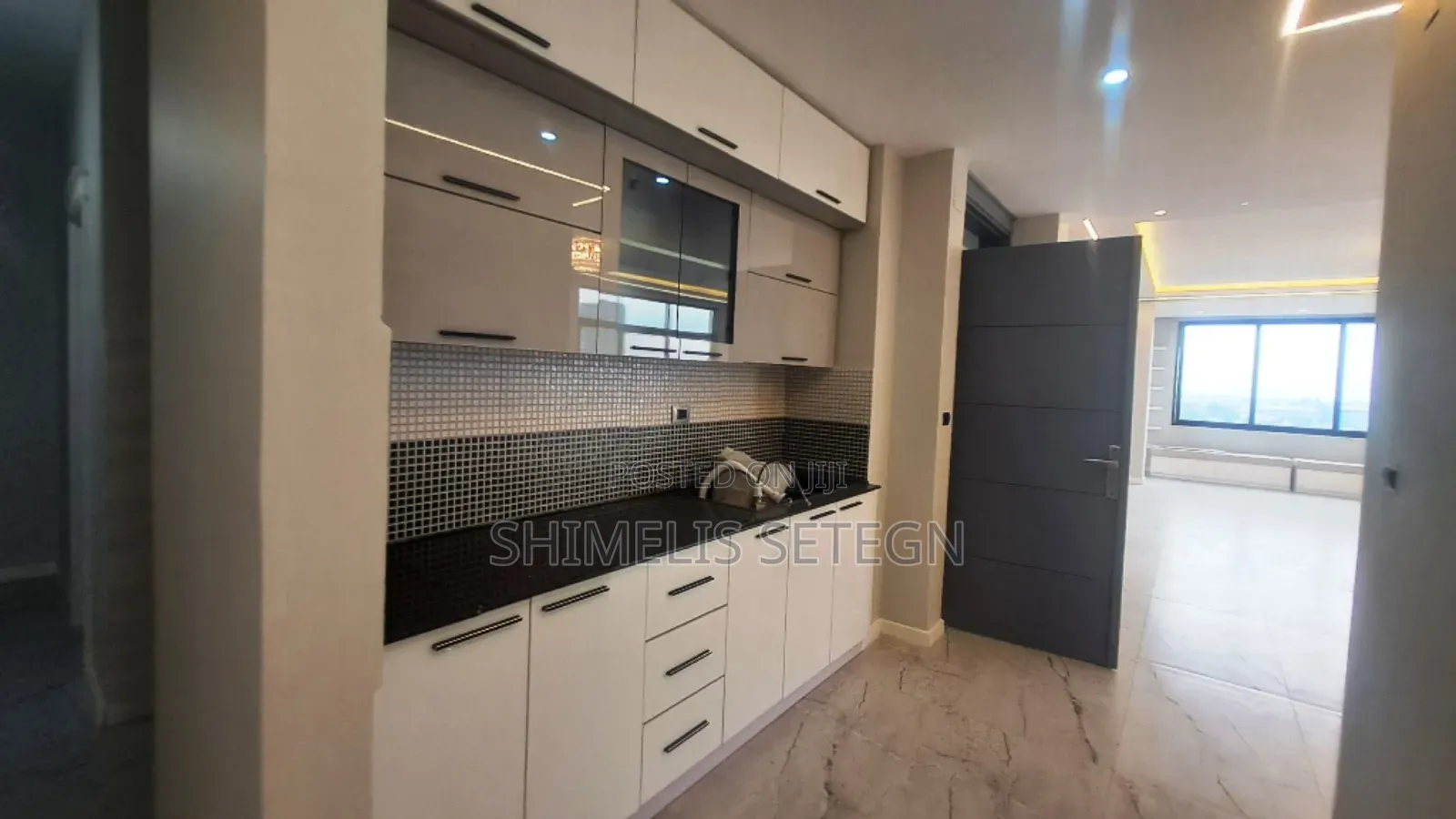 3bdrm Apartment in Yeka for Sale