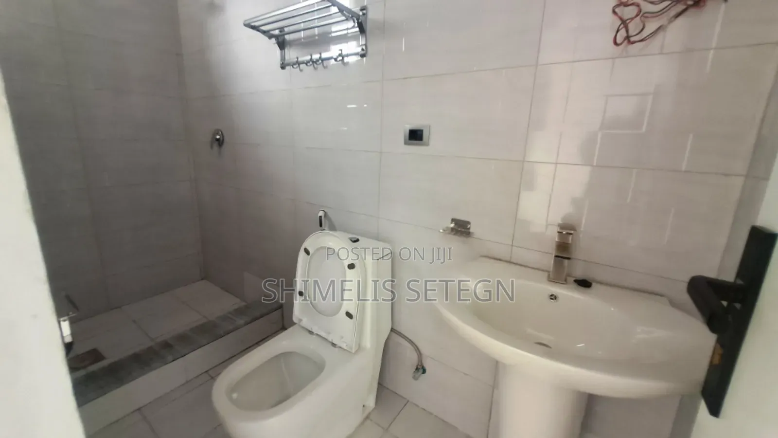 3bdrm Apartment in Yeka for Sale