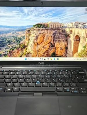 New Laptop Dell XPS 15 8GB Intel Core i7 SSD 512GB