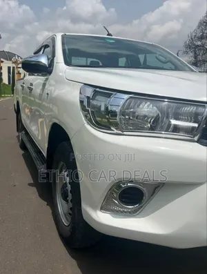 Toyota Hilux 2017 White