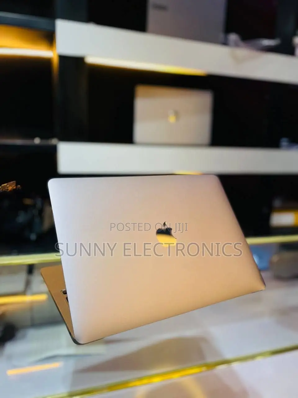 New Laptop Apple MacBook Pro M1 8GB Apple M1 Pro SSD 256GB