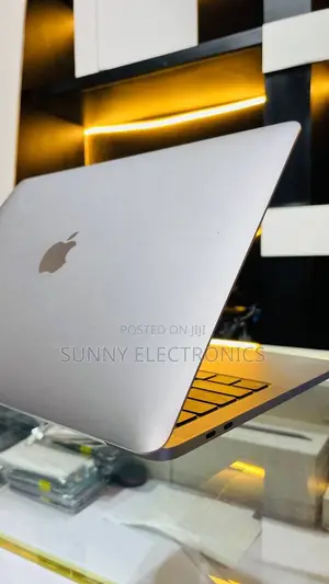New Laptop Apple MacBook Pro M1 8GB Apple M1 Pro SSD 256GB