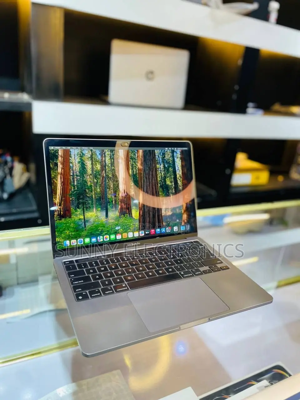 New Laptop Apple MacBook Pro M1 8GB Apple M1 Pro SSD 256GB