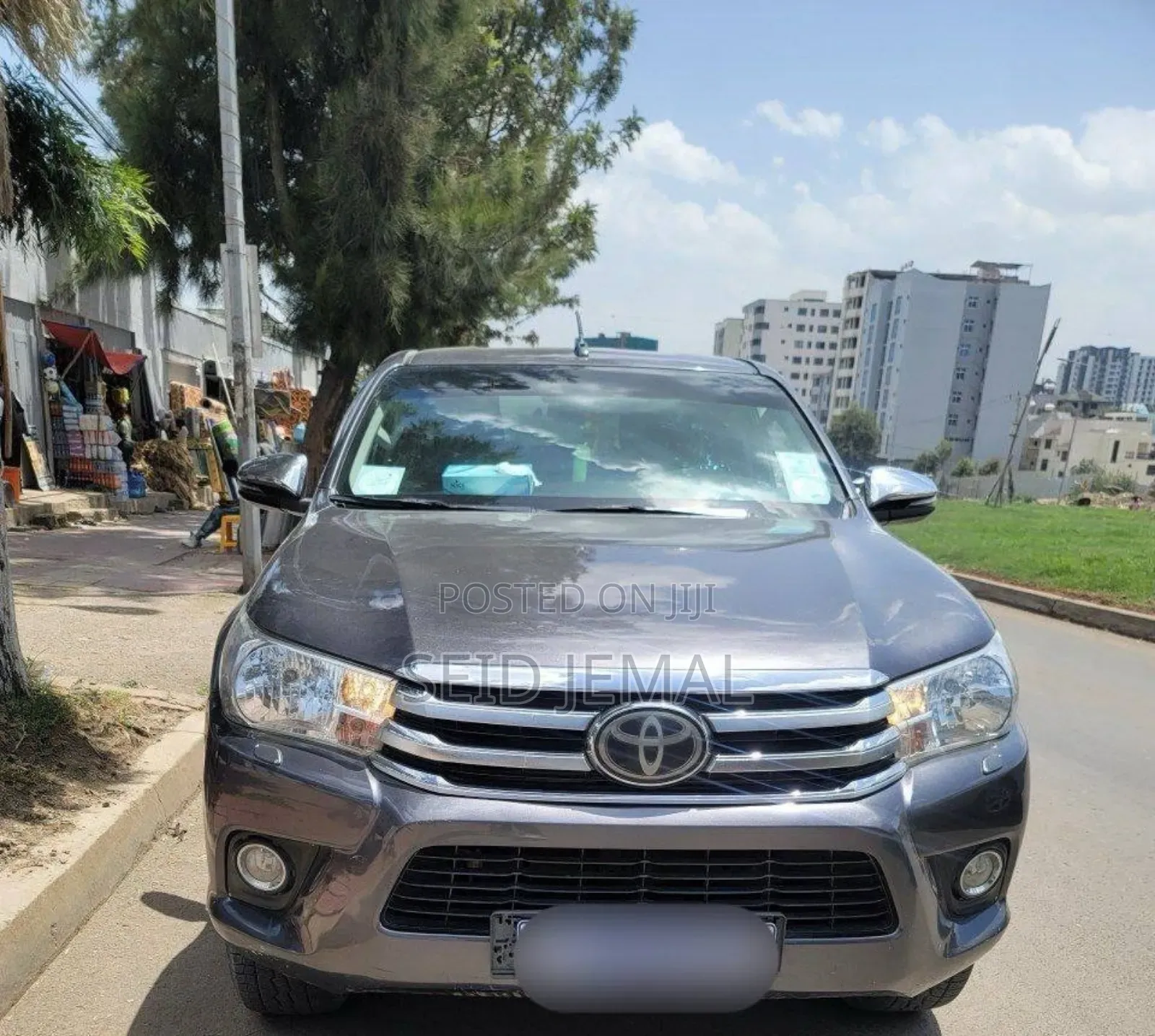 Toyota Hilux 2016 Gray