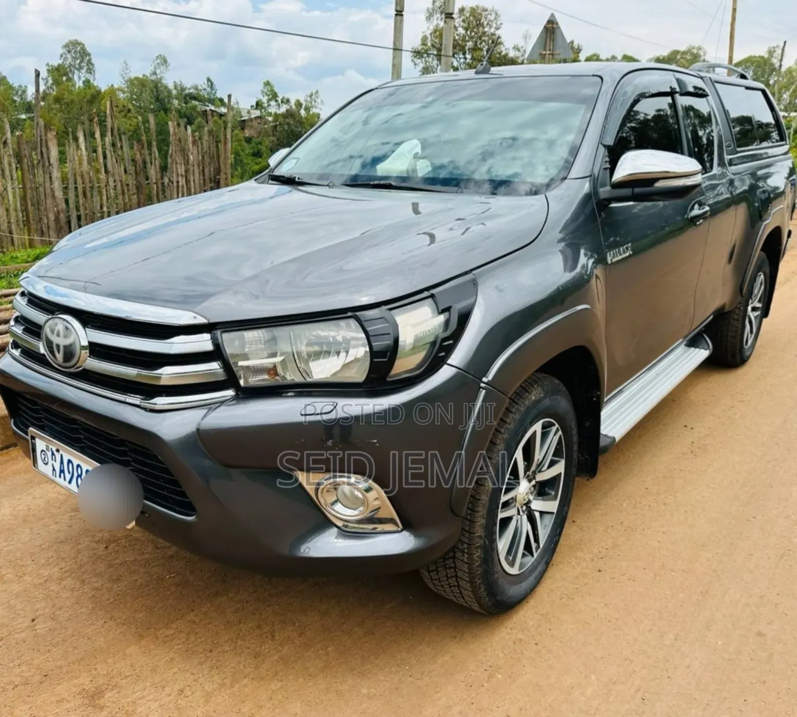Toyota Hilux 2016 Gray
