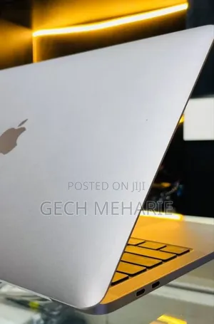 New Laptop Apple MacBook Pro M1 8GB Apple M1 Pro SSD 256GB