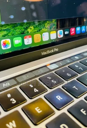 New Laptop Apple MacBook Pro M1 8GB Apple M1 Pro SSD 256GB