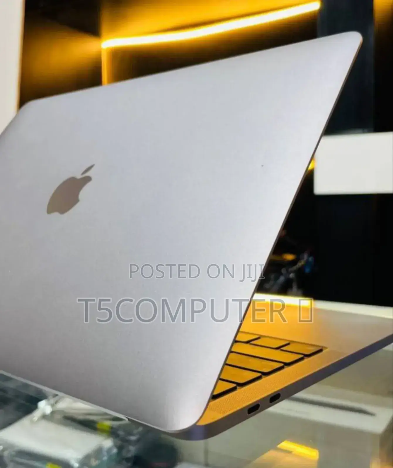 New Laptop Apple MacBook Pro M1 8GB Apple M1 SSD 256GB