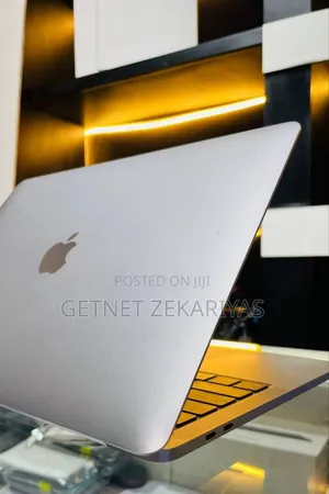 New Laptop Apple MacBook Pro M1 8GB Apple M1 Pro SSD 256GB