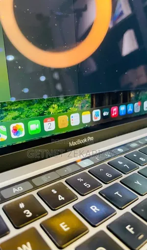 New Laptop Apple MacBook Pro M1 8GB Apple M1 Pro SSD 256GB