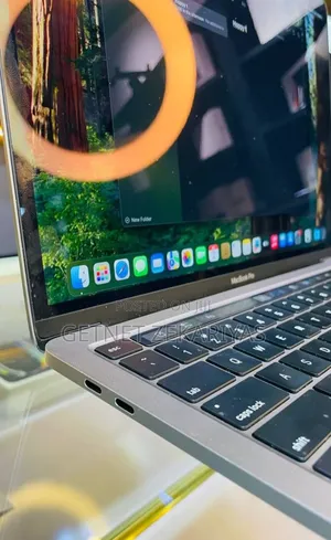 New Laptop Apple MacBook Pro M1 8GB Apple M1 Pro SSD 256GB