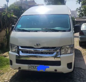 Photo - Toyota HiAce 2018 White
