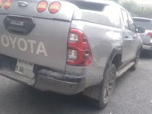 Toyota Land Cruiser 2021 Silver