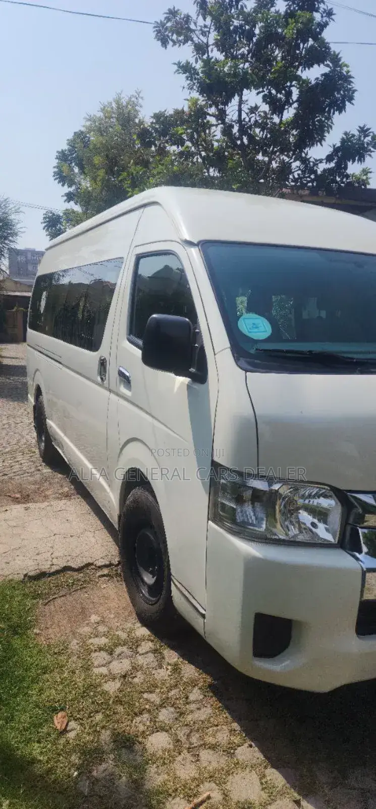 Toyota HiAce 2018 White