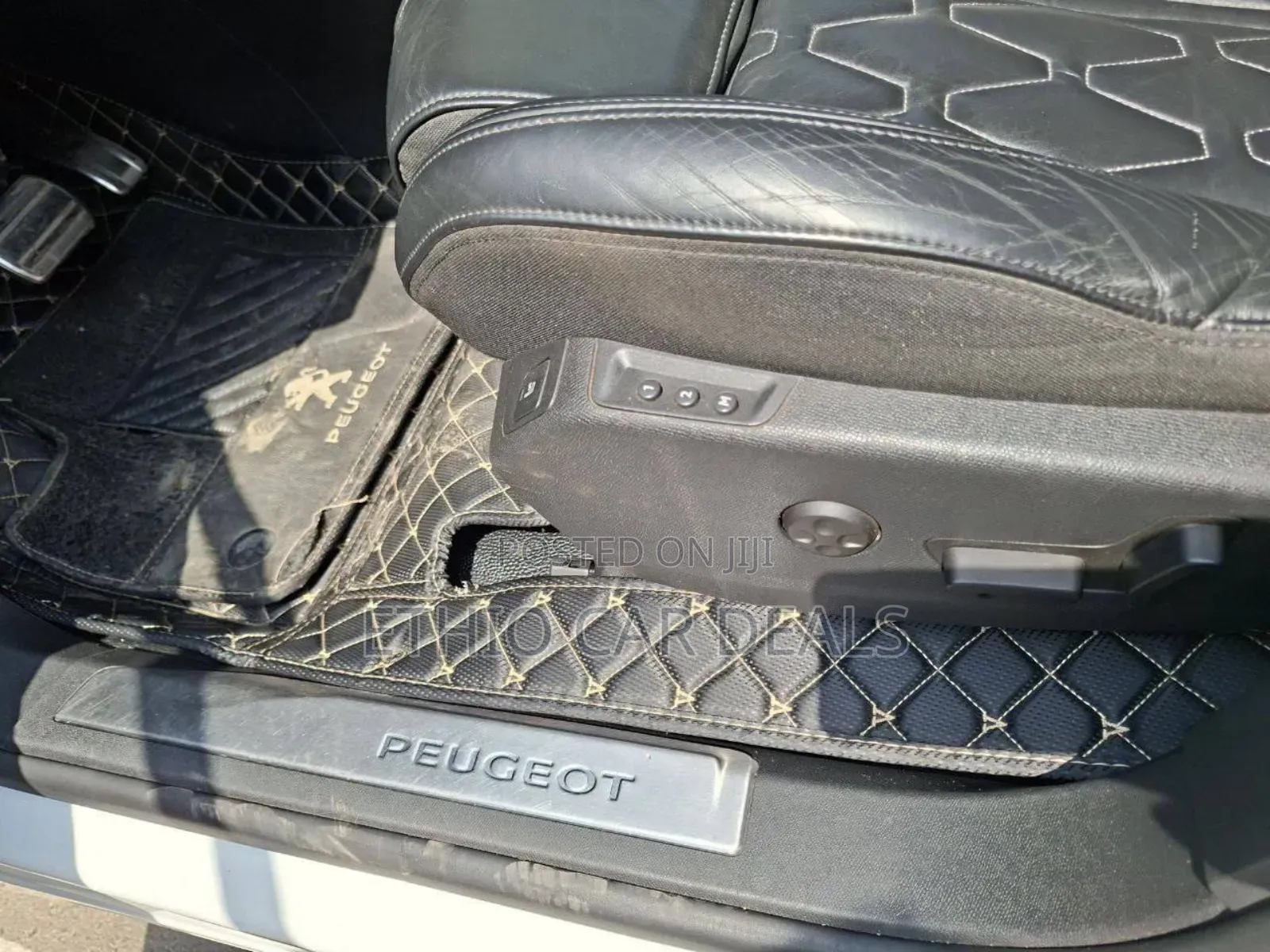 Peugeot 5008 2021 White