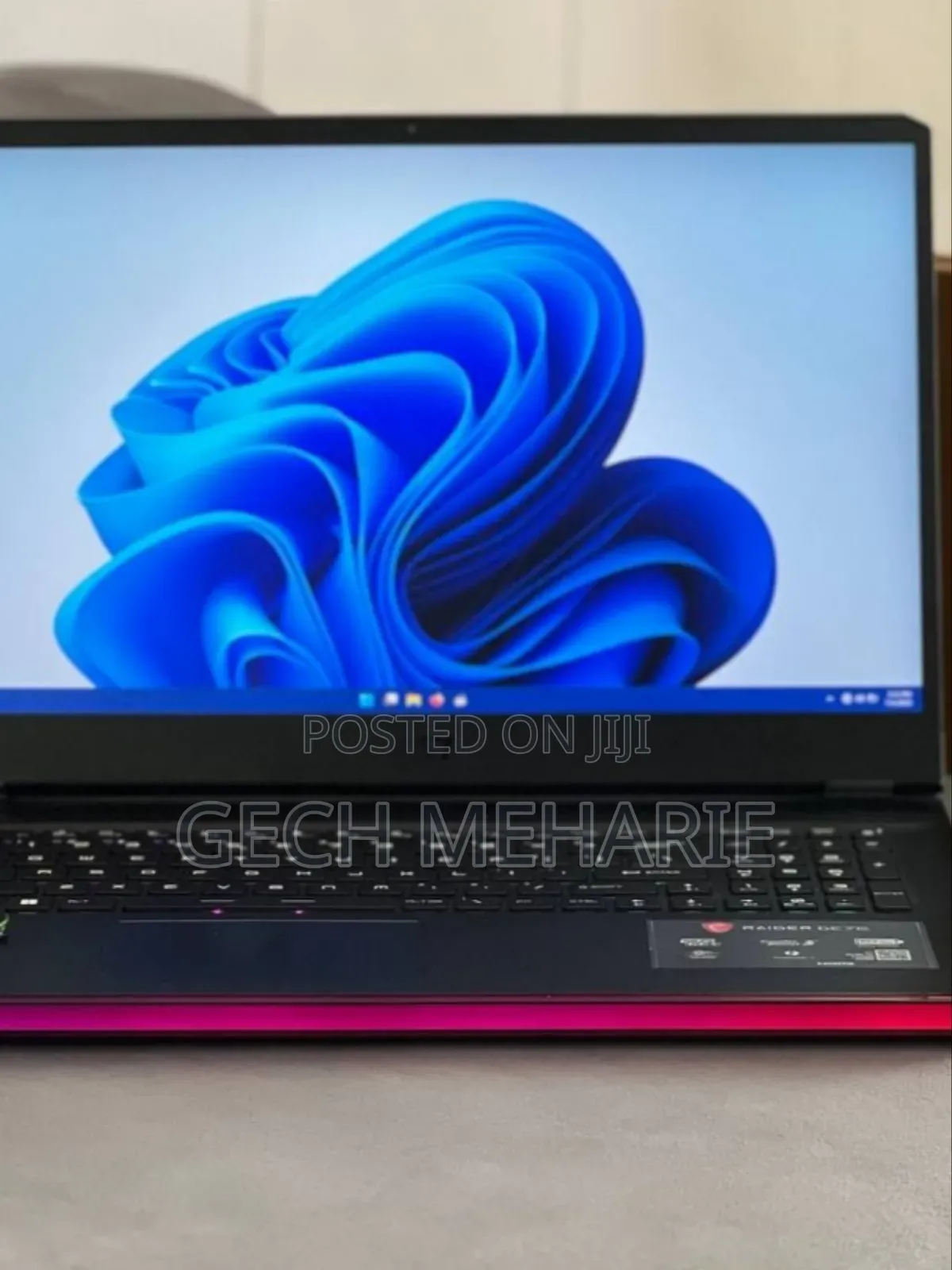 New Laptop MSI Raider GE76 12UGS 32GB Intel Core I7 SSD 1T