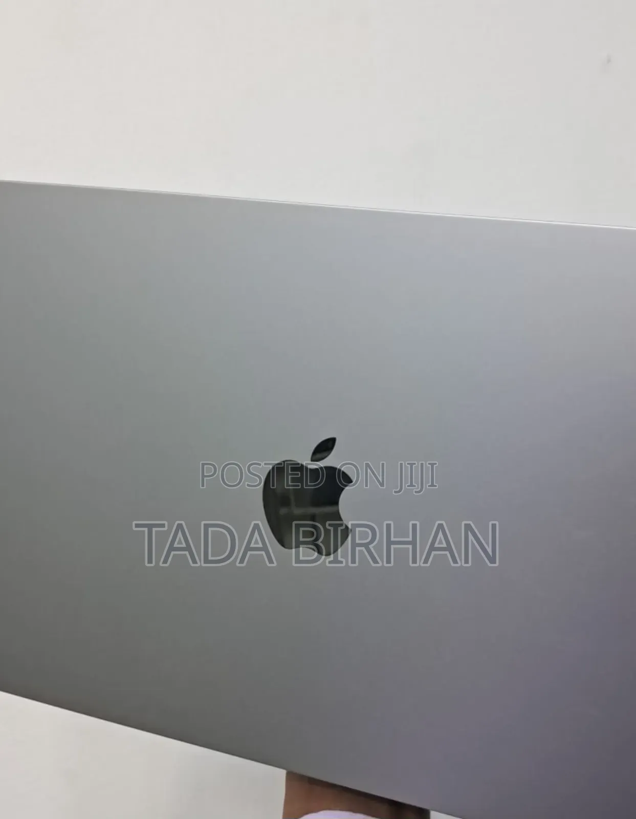 New Laptop Apple MacBook Air 2022 M2 8GB Apple M2 SSD 256GB