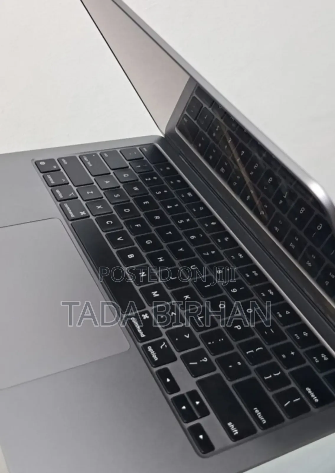 New Laptop Apple MacBook Air 2022 M2 8GB Apple M2 SSD 256GB