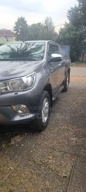 Toyota Hilux 2018 Gray