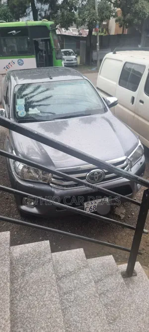 Toyota Hilux 2018 Gray