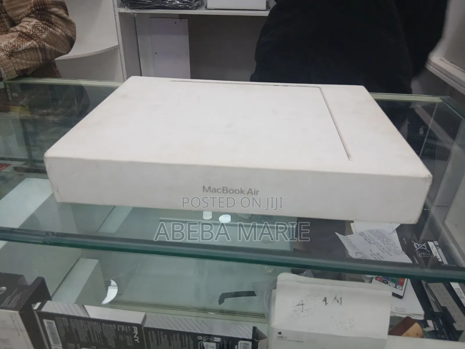 New Laptop Apple MacBook Air 2024 M3 15-Inch 16GB Apple M3 SSD 256GB