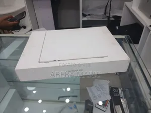 New Laptop Apple MacBook Air 2024 M3 15-Inch 16GB Apple M3 SSD 256GB