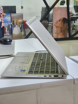 New Laptop HP EliteBook 840 G8 16GB Intel Core I7 SSD 512GB