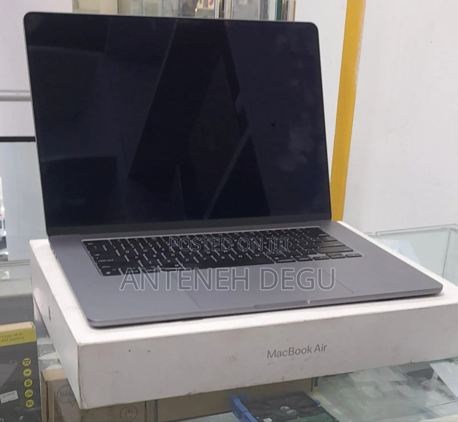 New Laptop Apple MacBook Air 2024 M3 15-Inch 8GB Apple M3 SSD 256GB