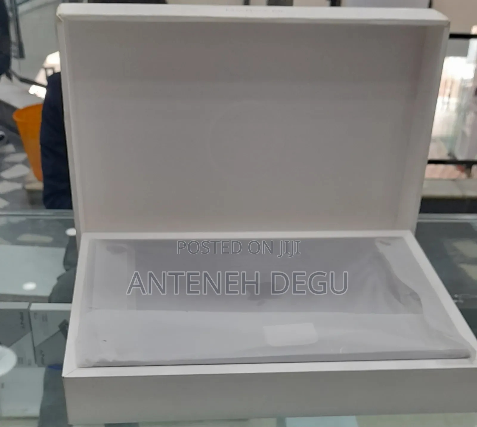 New Laptop Apple MacBook Air 2024 M3 15-Inch 8GB Apple M3 SSD 256GB