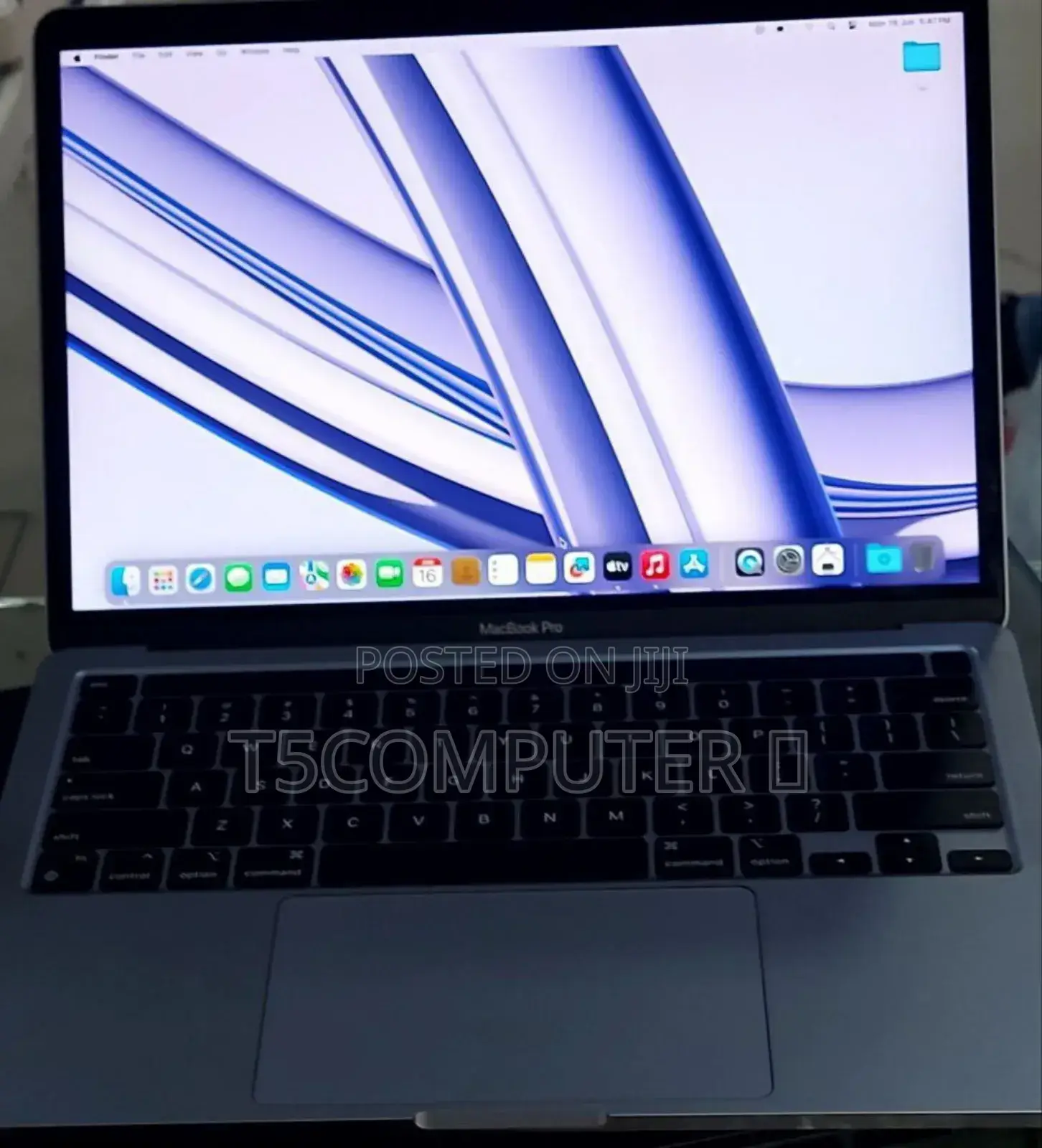 New Laptop Apple MacBook Pro 2022 M2 8GB Apple M2 SSD 256GB