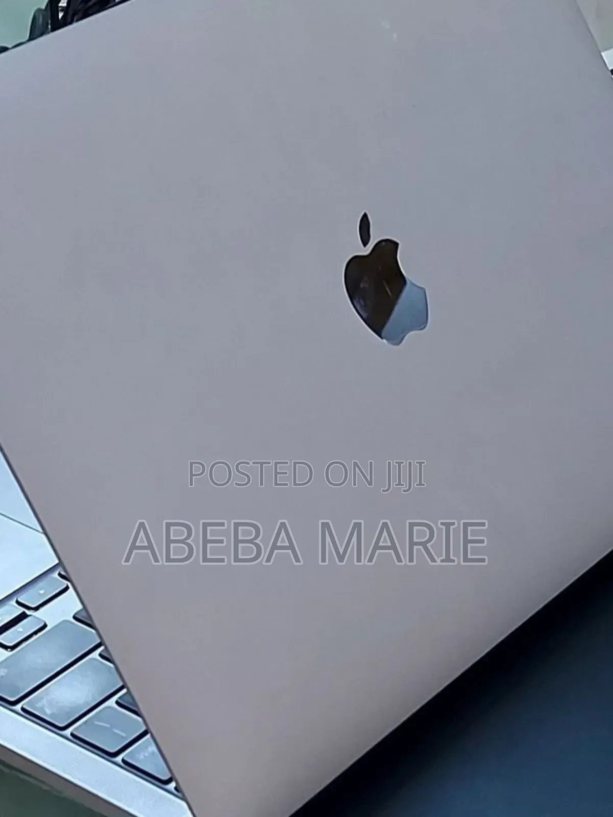 New Laptop Apple MacBook Pro 2022 M2 8GB Apple M2 SSD 256GB