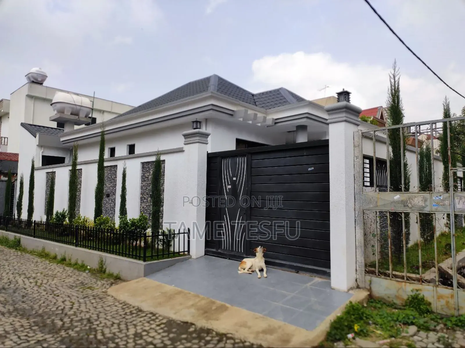 Furnished 3bdrm Villa in Hayat Compound, Bole for sale