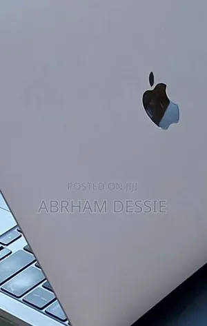 New Laptop Apple MacBook Air 2022 M2 8GB SSD 256GB