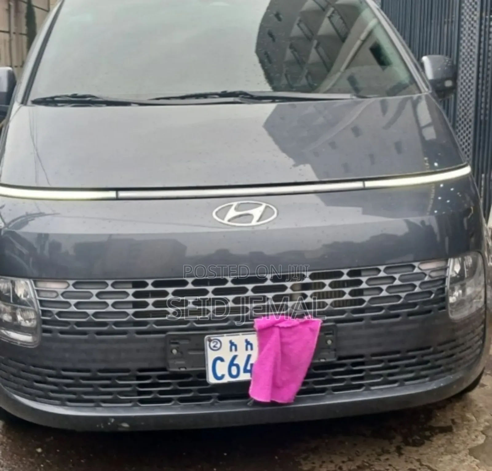 Hyundai Staria 2023 Gray