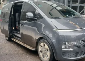 Hyundai Staria 2023 Gray