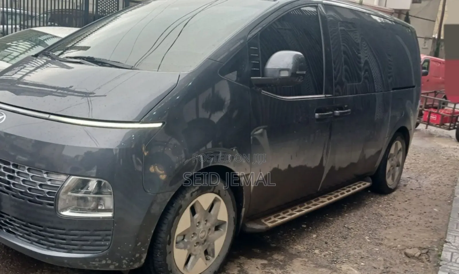 Hyundai Staria 2023 Gray