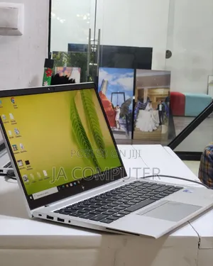 New Laptop HP EliteBook 840 G8 16GB Intel Core I7 SSD 512GB