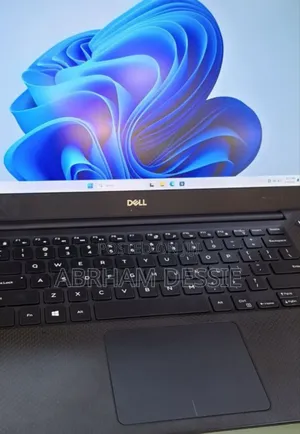 Photo - New Laptop Dell Precision 5540 16GB Intel Core I5 SSD 512GB