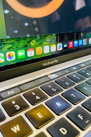 New Laptop Apple MacBook Pro M1 8GB Intel Core I5 SSD 256GB